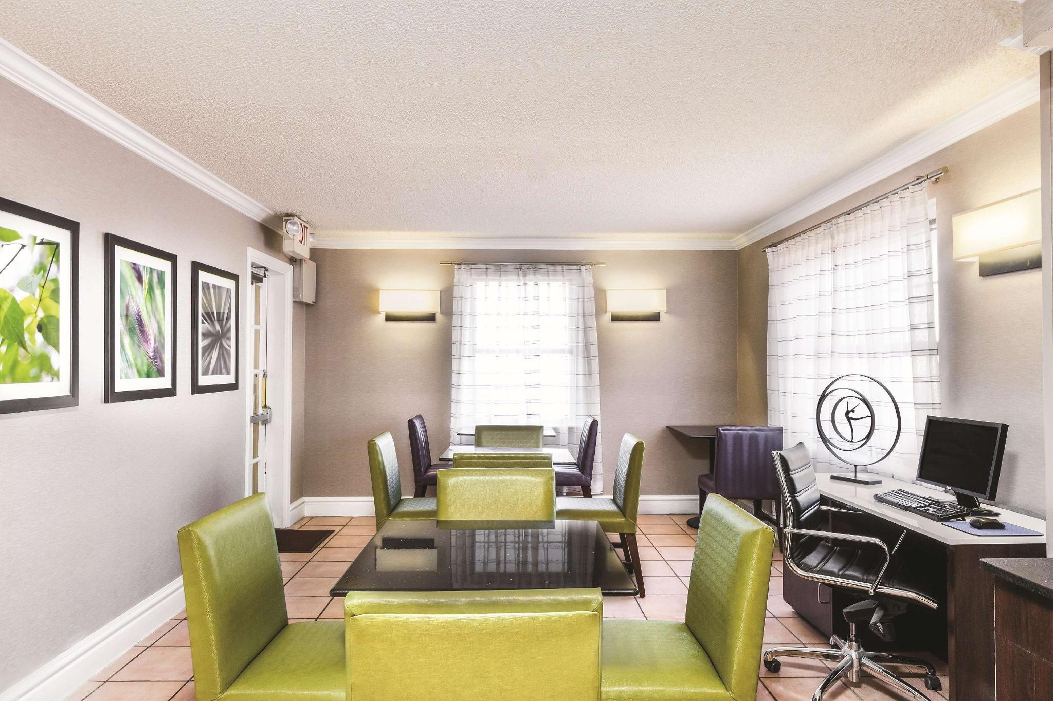 Travelodge By Wyndham El Paso - Airport Buitenkant foto